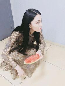 吃瓜裙分享,揭秘娱乐圈幕后故事,带你走进明星们的真实生活